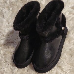 Women's Black Fur-Lined Boots. Juicy Couture